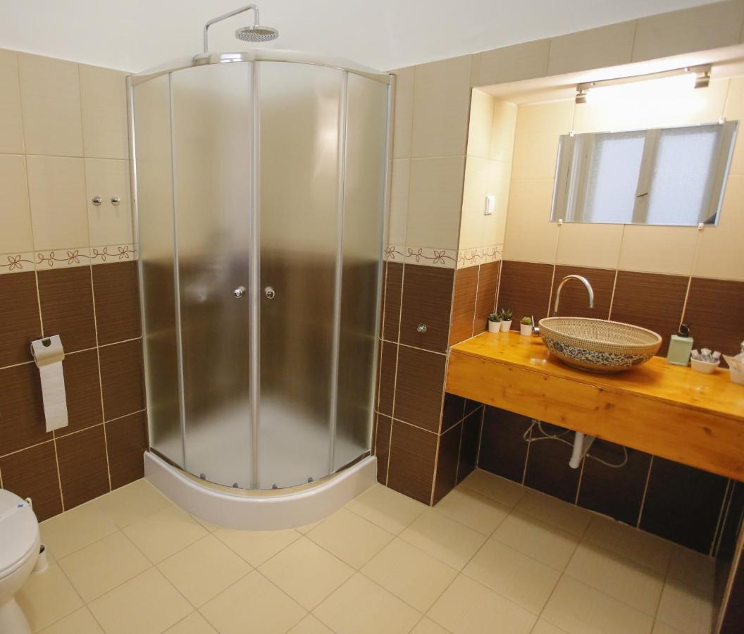 Urania Apartmanhaz Eğri Dış mekan fotoğraf